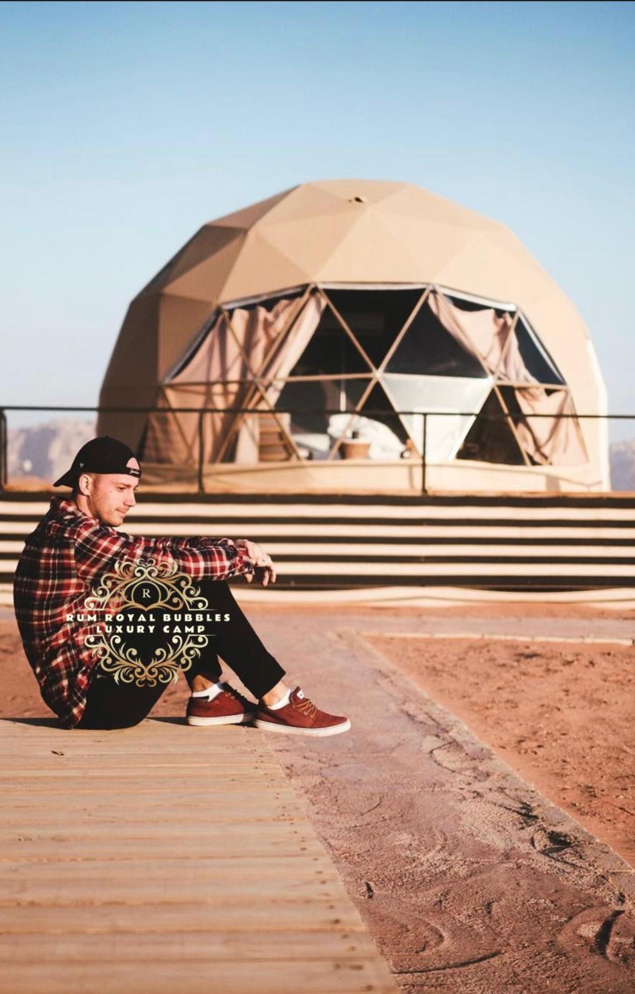 Rum Royal Bubbles Luxury Camp Apartment Wadi Rum Bagian luar foto