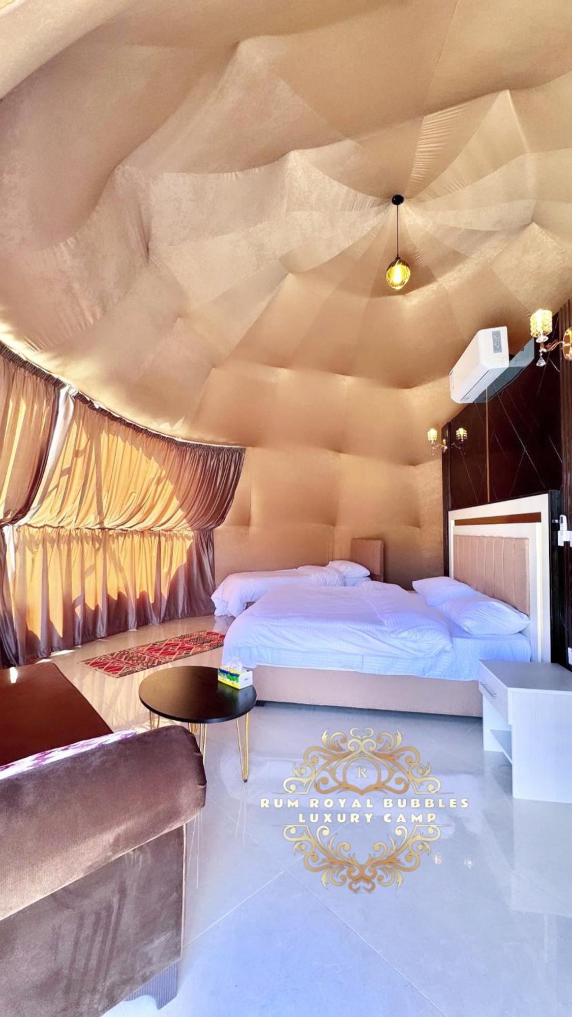 Rum Royal Bubbles Luxury Camp Apartment Wadi Rum Bagian luar foto