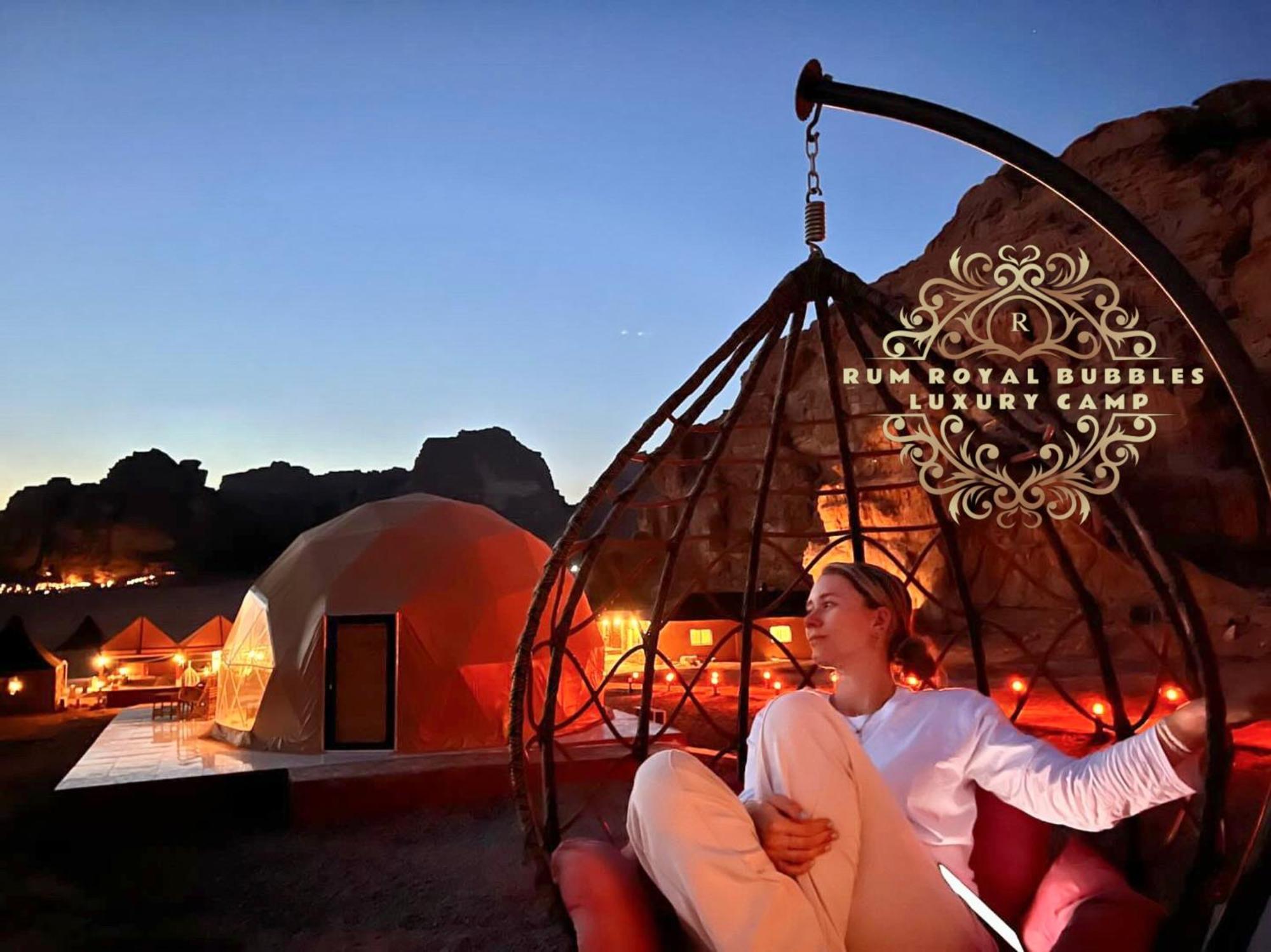 Rum Royal Bubbles Luxury Camp Apartment Wadi Rum Bagian luar foto