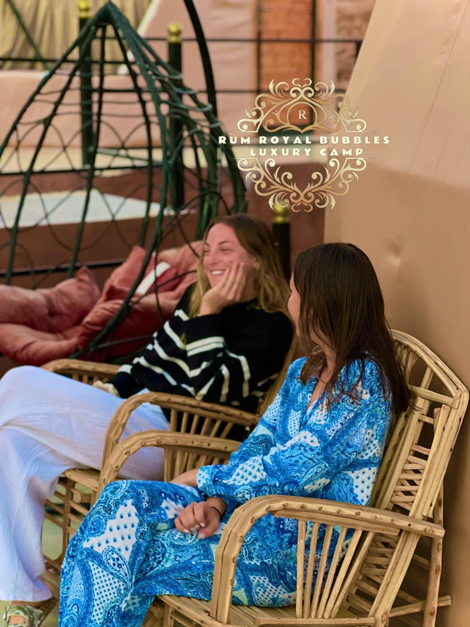 Rum Royal Bubbles Luxury Camp Apartment Wadi Rum Bagian luar foto