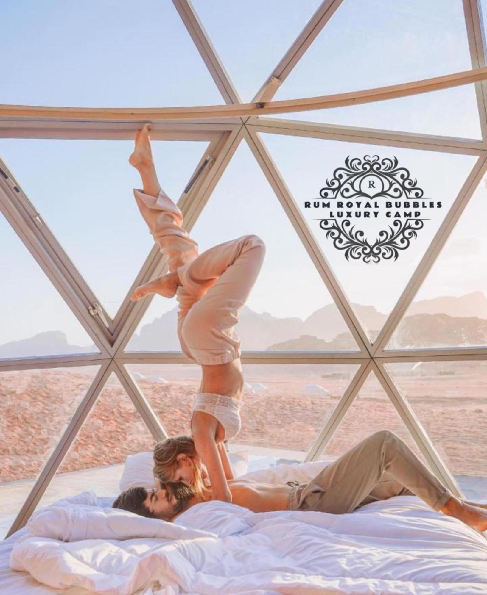 Rum Royal Bubbles Luxury Camp Apartment Wadi Rum Bagian luar foto